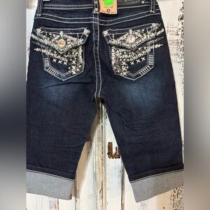 L.A. Idol Girl's Dark Wash
Denim Bling Capri Jeans [Size 12]
